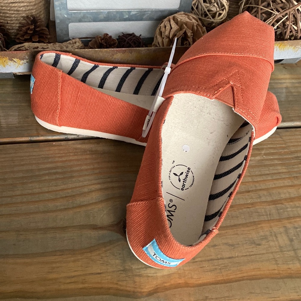 Womens Toms burnt orange!